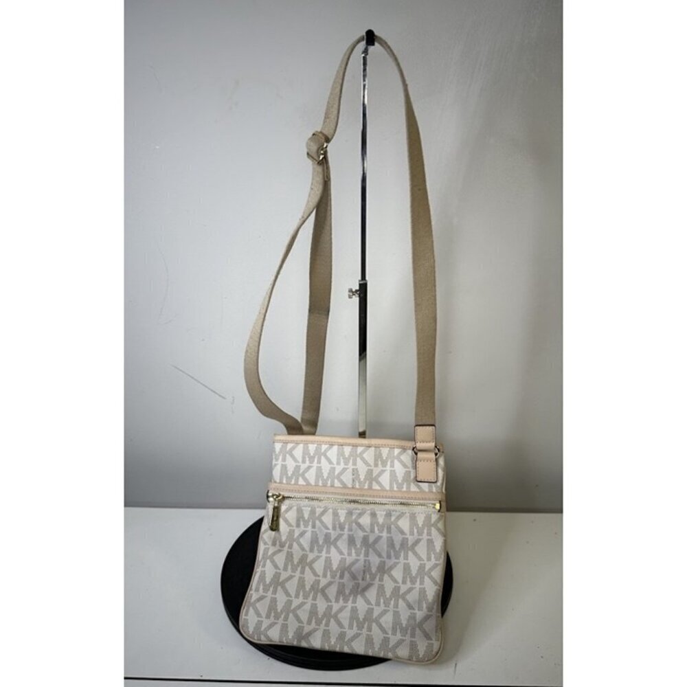 Michael Kors White signature Snap Crossbody bag